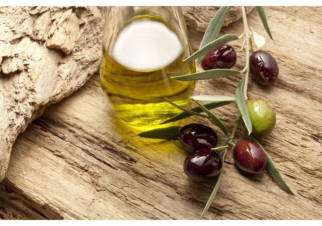 4 ERREURS À ÉVITER QUAND ON UTILISE DE L’HUILE D’OLIVE